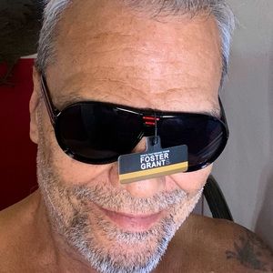 NWT Foster Grant sunglasses